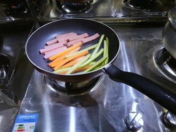 小兔兔胡萝卜紫菜包饭的做法步骤4