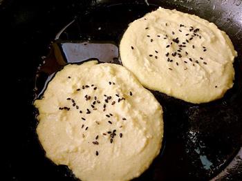 奶香玉米面小煎饼-外酥里嫩的做法步骤3