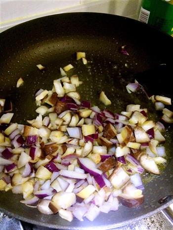 培根奶油蘑菇浓汤的做法步骤2