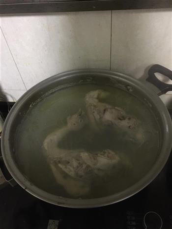 鸡汤肉丝面的做法步骤2