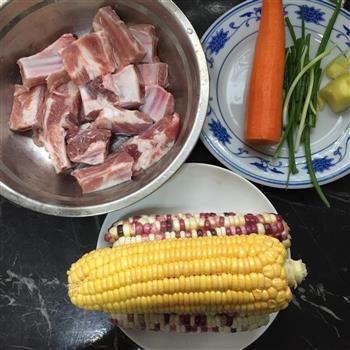 坤博砂锅煲玉米排骨汤的做法图解2