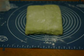 抹茶豆沙牛角包的做法图解2