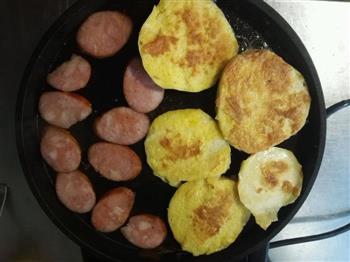 快手宝宝早餐食谱-馒头鸡蛋干+玉米面粥+火腿片的做法步骤6