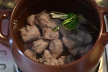 坤博砂锅煲排骨萝卜汤的做法步骤5