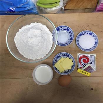奶香蜂蜜小面包的做法步骤1