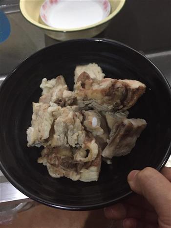 香菇豆腐排骨汤的做法步骤1