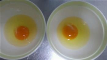 宝宝的营养鸡蛋羹的做法图解2