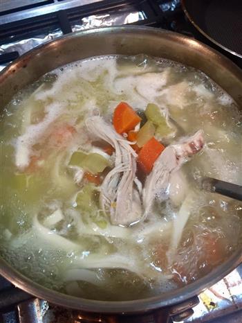 美式面条蔬菜鸡汤的做法步骤11