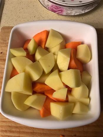 西红柿土豆炖牛肉的做法步骤10