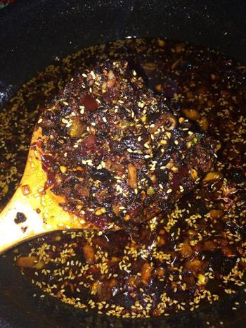 牛肉豆豉香菇辣椒酱的做法步骤1