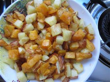 山芋土豆香肠焖饭的做法步骤4