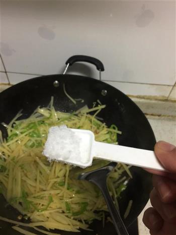 简单美味青椒土豆丝的做法步骤5