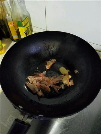 咖喱鱼蛋鲜虾面的做法步骤5