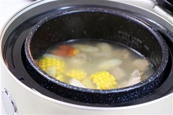 山药玉米排骨汤的做法步骤7