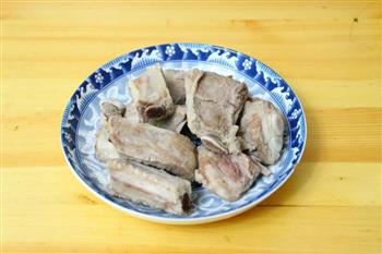 薏米鹰嘴豆排骨汤的做法步骤2