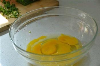 西葫芦炒鸡蛋的做法步骤2