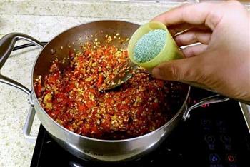 特百惠教你做纯天然无添加的蒜蓉辣酱的做法步骤5