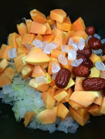 木瓜银耳红枣汤的做法步骤4