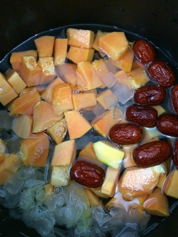木瓜银耳红枣汤的做法步骤5