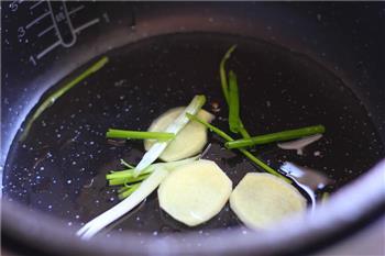 养生菌菇汤的做法图解2