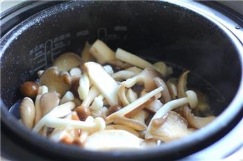 养生菌菇汤的做法图解5