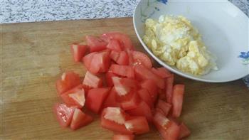 木须柿子炒饭的做法步骤1
