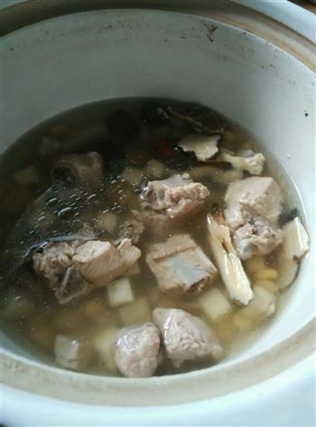 来一碗暖暖的袪湿汤-扁豆排骨汤的做法图解1