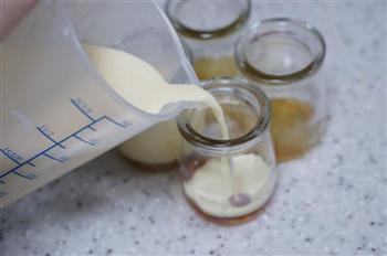 香滑的焦糖牛奶布丁的做法图解7