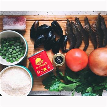 西班牙海鲜饭Paella的做法步骤1