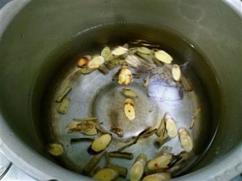 黄芪红枣枸杞排骨汤的做法步骤4