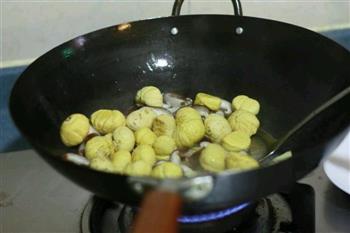 香菇栗子焖鸡饭的做法步骤5