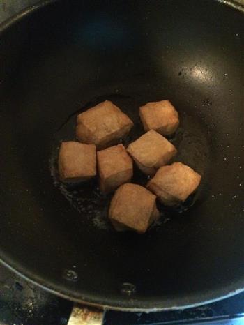 肉酿油豆腐排骨汤的做法步骤2