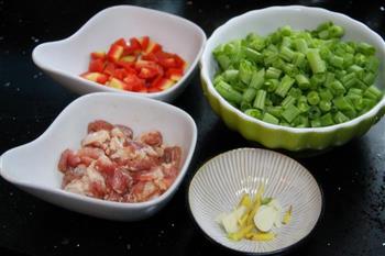 五花肉豆角焖饭的做法步骤1