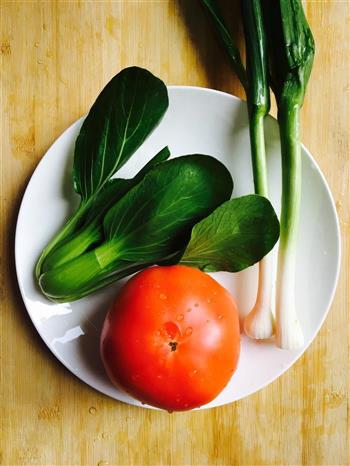 皮蛋西红柿疙瘩汤的做法图解1