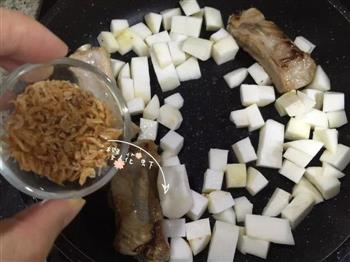 高压锅版-排骨芋头樱花虾焖饭的做法图解8