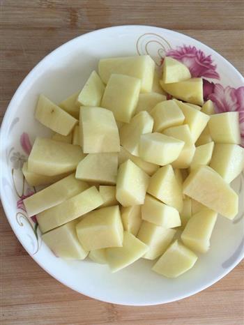 排骨炖土豆-20分钟快手硬菜的做法图解2