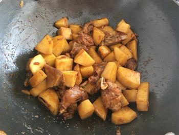 排骨炖土豆-20分钟快手硬菜的做法图解7