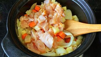 鸡肉蔬菜浓汤的做法步骤3
