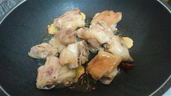 红烧猪脚/猪手/猪蹄-草头铺底-上海本帮菜的做法图解8