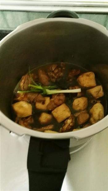 红烧羊肉豆腐泡的做法步骤3