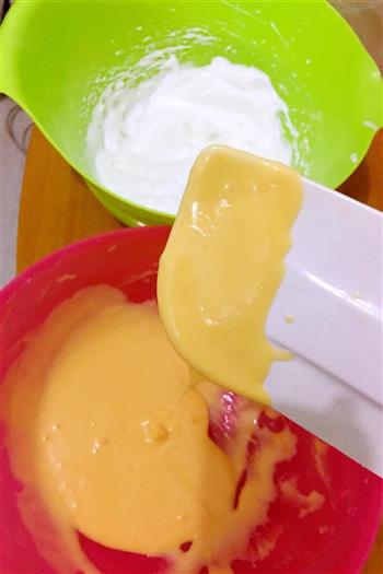 芒果奶油蛋糕卷的做法步骤2