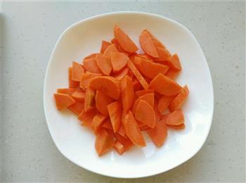 黑鱼汤胡萝卜面的做法步骤1