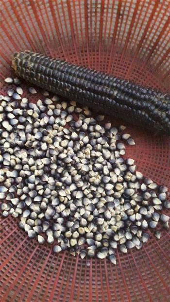黑玉米爆米花的做法步骤1