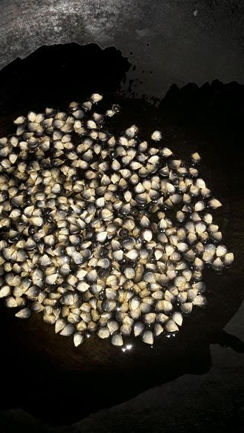 黑玉米爆米花的做法步骤2