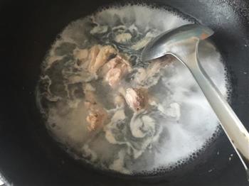鸡肉高汤的做法步骤2