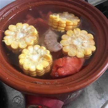 番茄玉米排骨汤的做法图解5