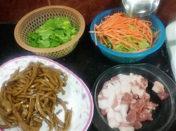 芹菜炒豆干条的做法步骤1