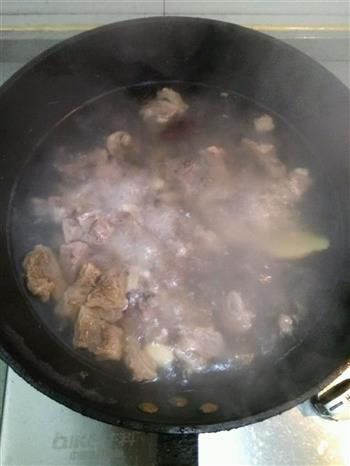 胡萝卜牛肉汤的做法步骤2