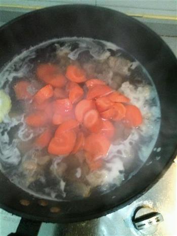 胡萝卜牛肉汤的做法步骤3