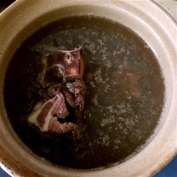 清炖牛骨汤的做法步骤3